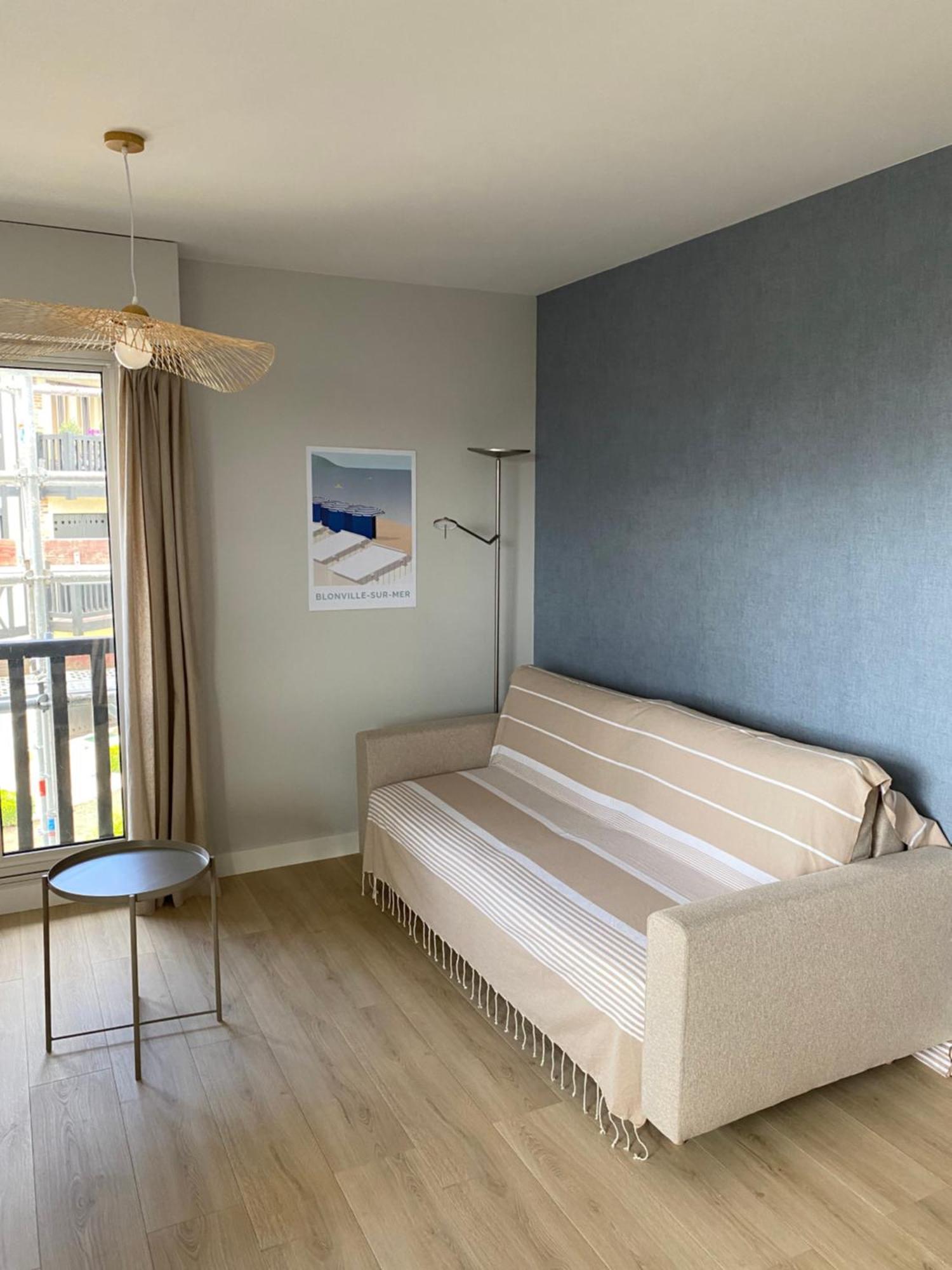 Appartement 65M2 Avec Balcon Vues Partielles Mer A 150M De La Plage Et Centre, Wifi Et Parking Prive บลอนวิลล์-ซัวร์-แมร์ ภายนอก รูปภาพ