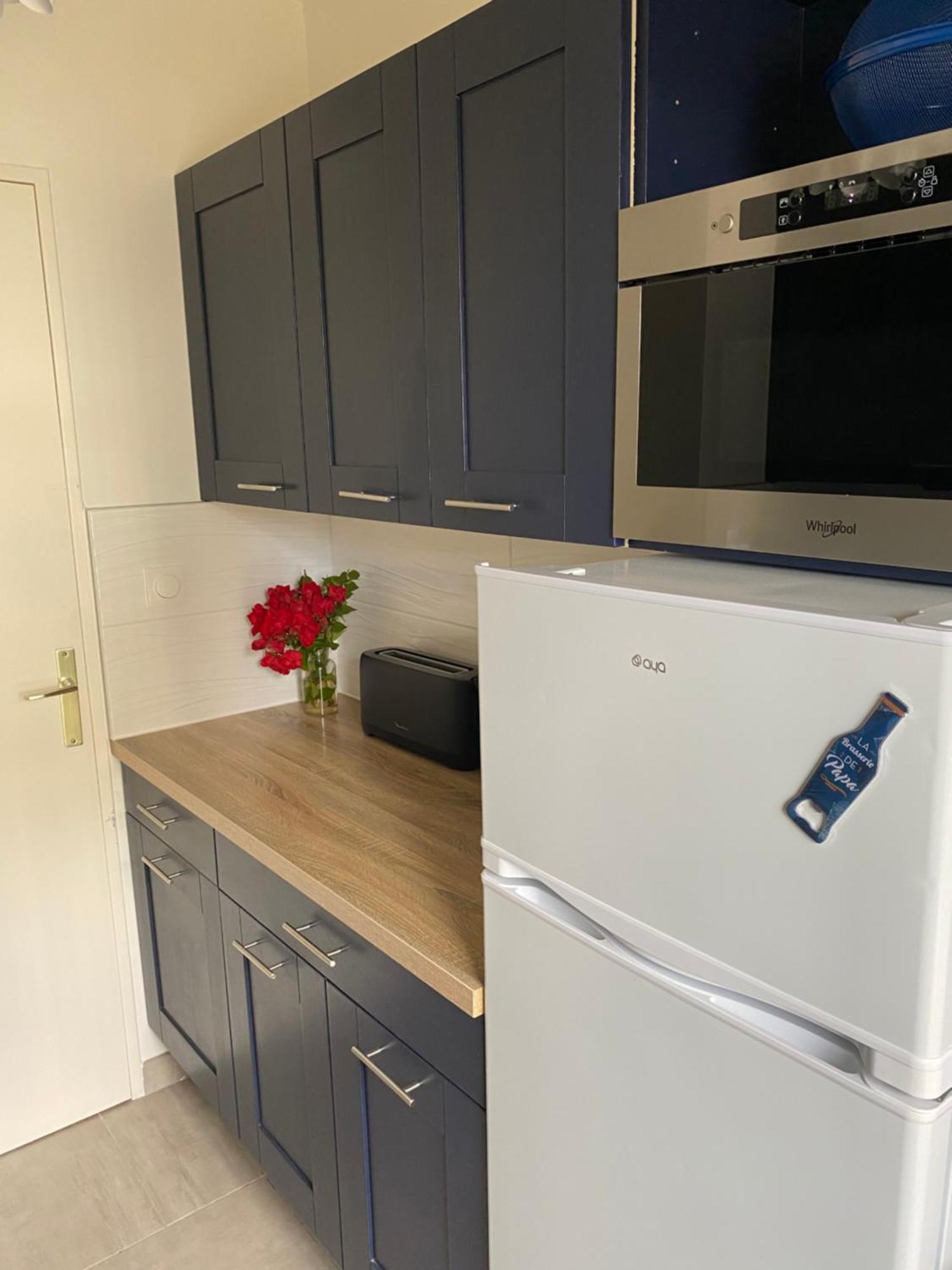 Appartement 65M2 Avec Balcon Vues Partielles Mer A 150M De La Plage Et Centre, Wifi Et Parking Prive บลอนวิลล์-ซัวร์-แมร์ ภายนอก รูปภาพ