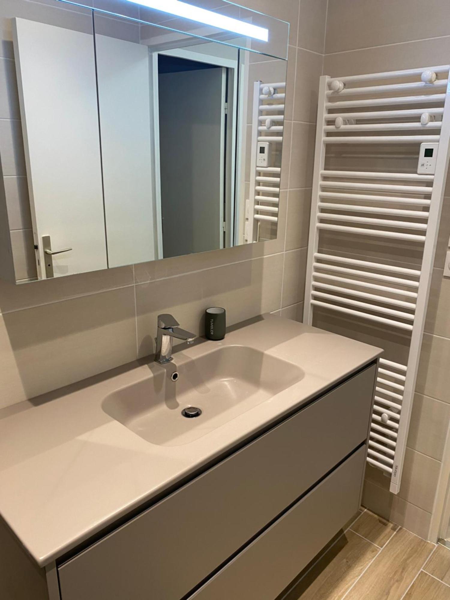 Appartement 65M2 Avec Balcon Vues Partielles Mer A 150M De La Plage Et Centre, Wifi Et Parking Prive บลอนวิลล์-ซัวร์-แมร์ ภายนอก รูปภาพ