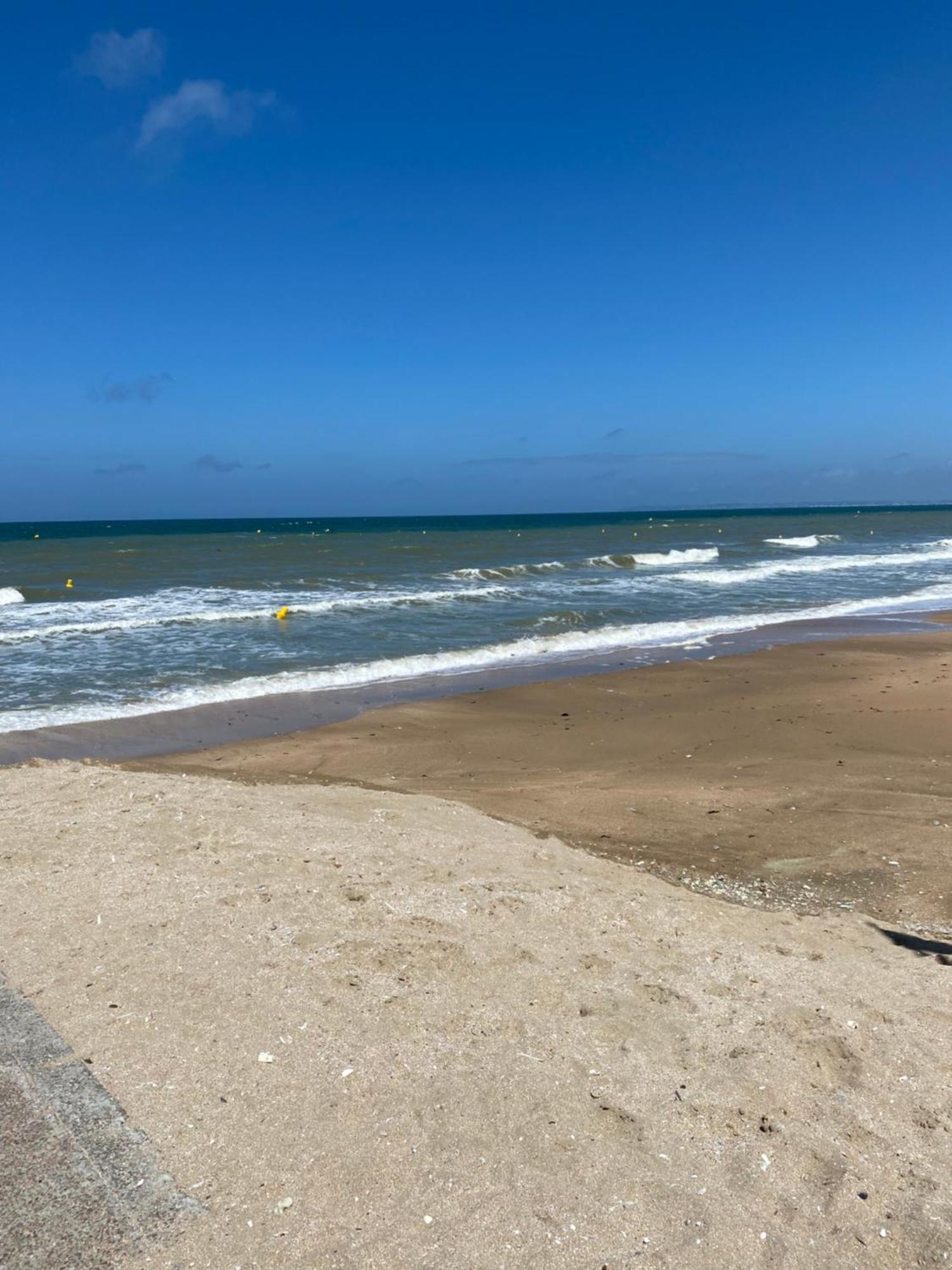 Appartement 65M2 Avec Balcon Vues Partielles Mer A 150M De La Plage Et Centre, Wifi Et Parking Prive บลอนวิลล์-ซัวร์-แมร์ ภายนอก รูปภาพ