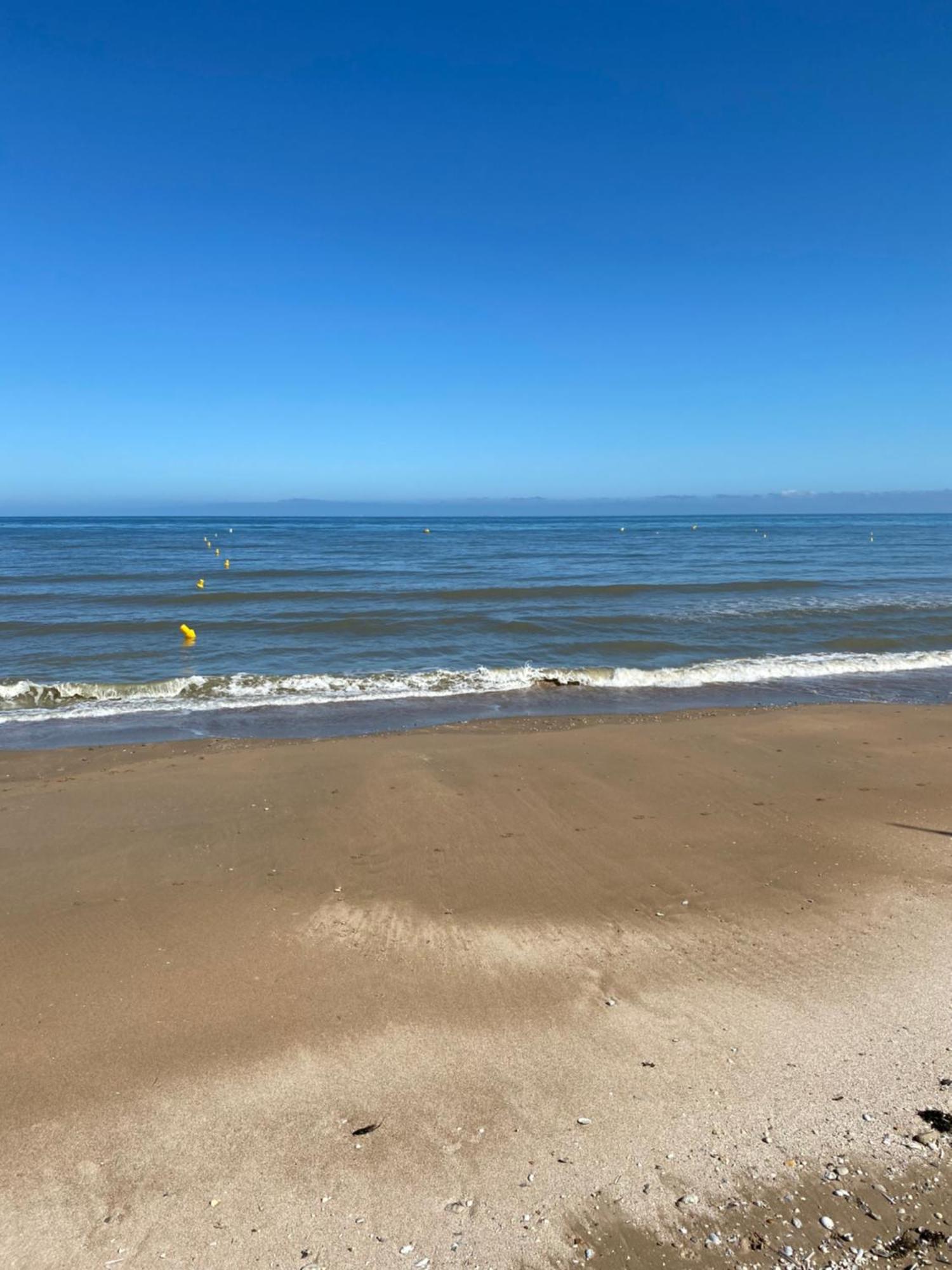 Appartement 65M2 Avec Balcon Vues Partielles Mer A 150M De La Plage Et Centre, Wifi Et Parking Prive บลอนวิลล์-ซัวร์-แมร์ ภายนอก รูปภาพ