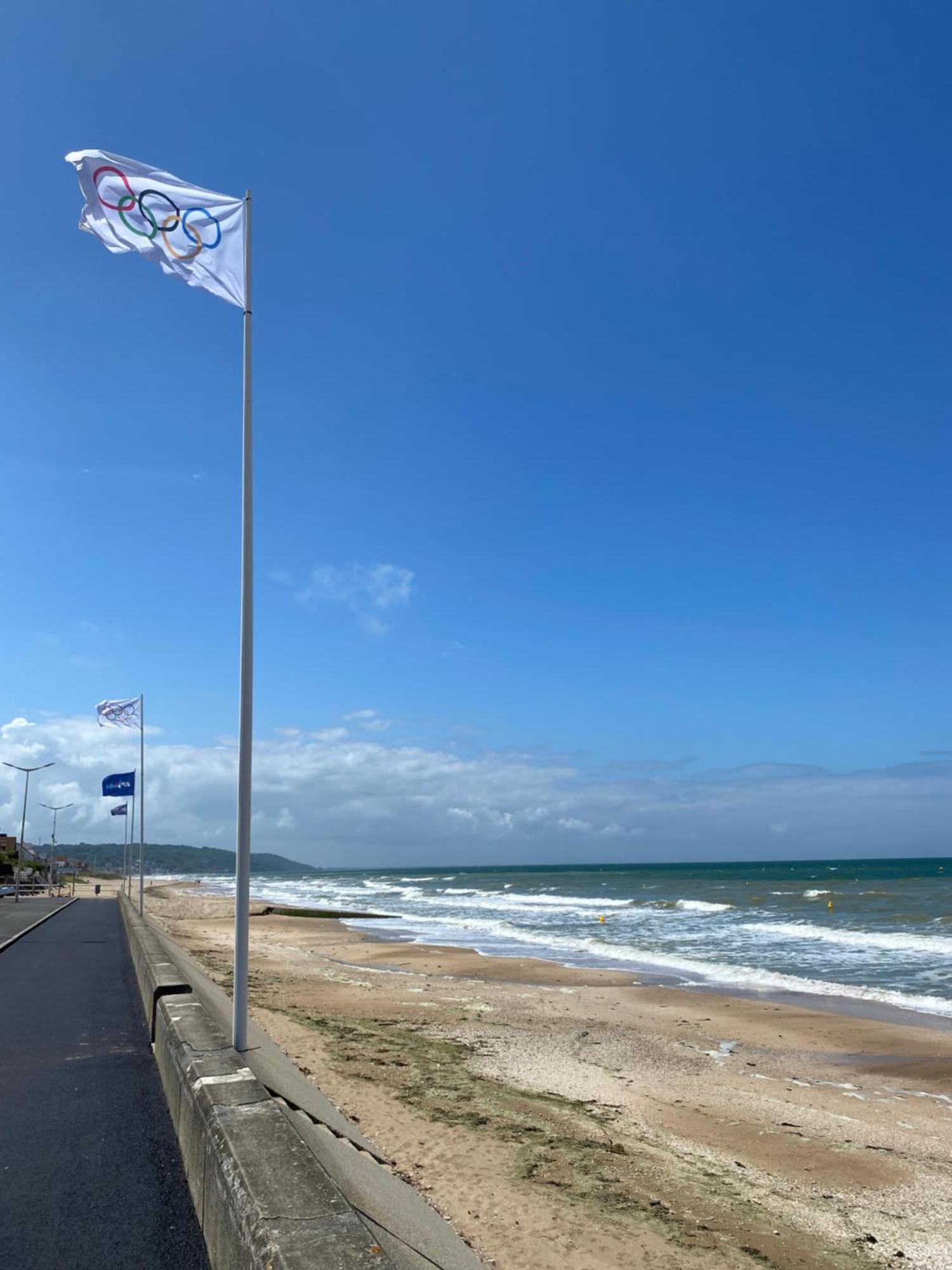 Appartement 65M2 Avec Balcon Vues Partielles Mer A 150M De La Plage Et Centre, Wifi Et Parking Prive บลอนวิลล์-ซัวร์-แมร์ ภายนอก รูปภาพ